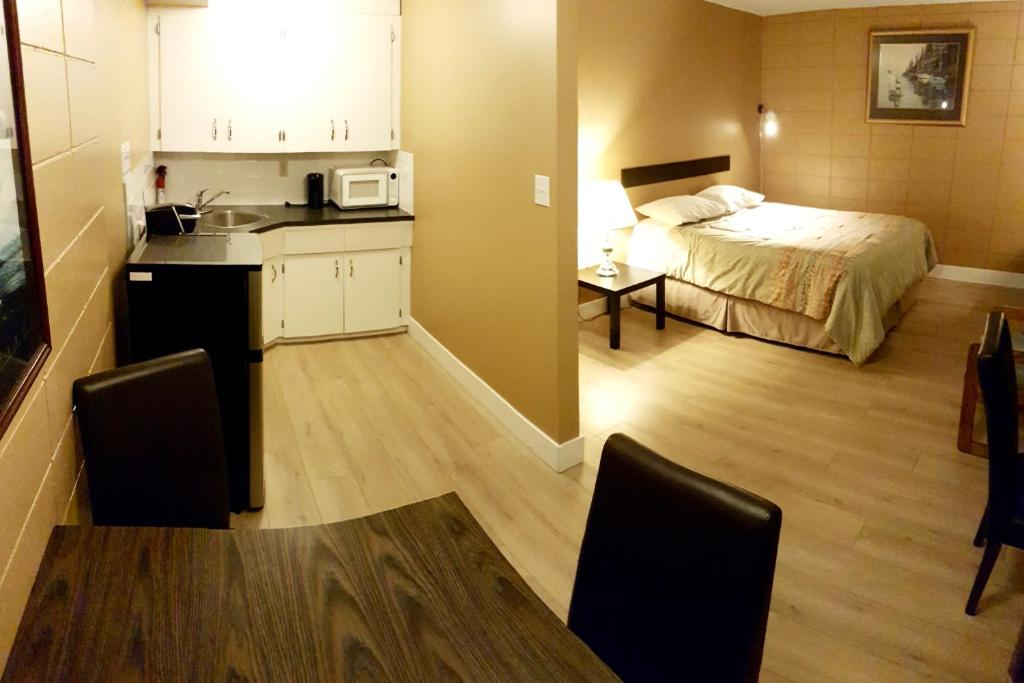 Oceanfront Full Kitchen Suite with Private Balcony 2 Queen - Photo 39